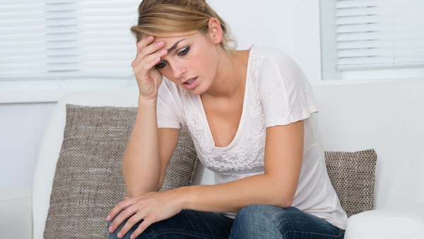 人到中年,夫妻互相厌倦的4种表现,别不当回事